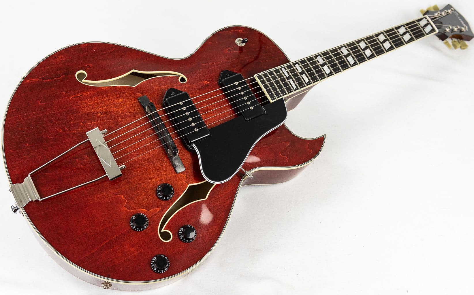 Eastman AR372CE-P90 archtop guitar